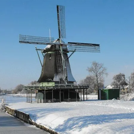 Hotel De Halve Maan 2*