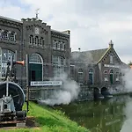 De Halve Maan Bovenkarspel