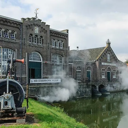 De Halve Maan Bovenkarspel